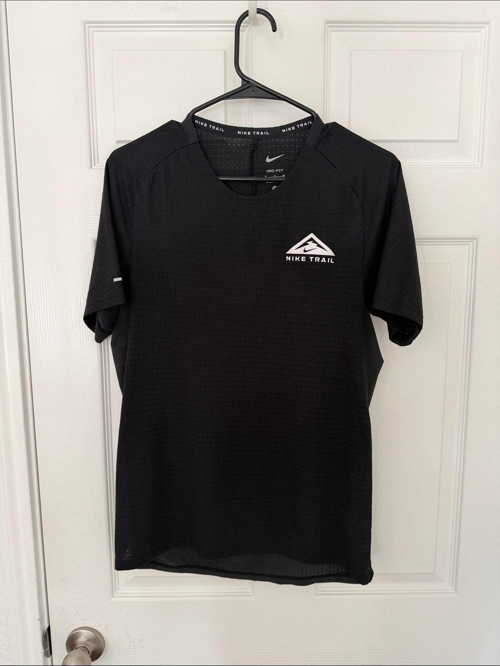 Nike Black Short-Sleeve Trail Running Tee with Reflective Logo